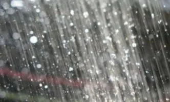 Днес над страната преминава студен атмосферен фронт