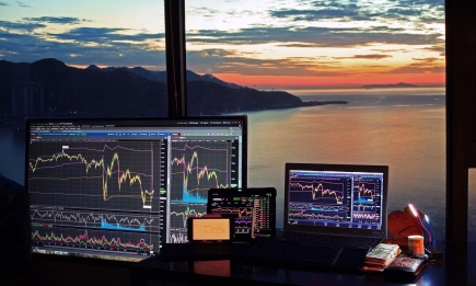 Търговията в Париж и днес отваря на печалба