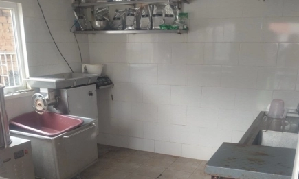 ОДБХ – Ловеч затвори незаконен месокомбинат в село Торос след сигнал в социалните мрежи