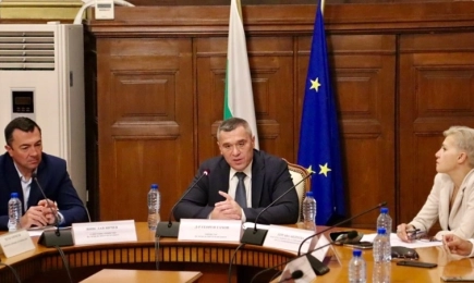 Консултативният съвет по маслодайна роза отчете ръст на производството и площите през 2024 г.