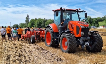 Кубота събра дилърите си на обучение