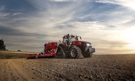 Повече мощност, повече функции и опростена технология за тракторите Case IH Magnum