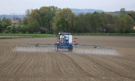 Продажбите на пестициди в ЕС се свиват с 9%