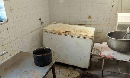 БАБХ и полицията затвориха обект за бързо хранене в центъра на Пазарджик
