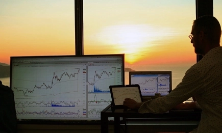 В Чикаго соята е без промяна, зърнените са на загуба