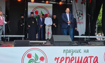 Държавата с бързи мерки за компенсации на земеделци след измръзвания и градушки