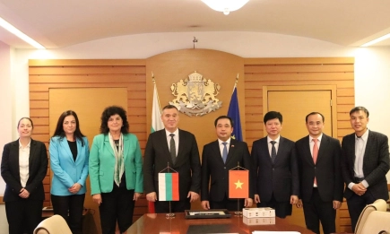 Министър Тахов се срещна с министъра на земеделието и околната среда на Виетнам Тран Дук Тханг