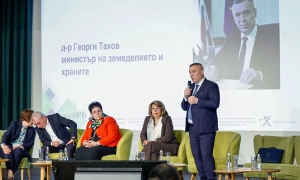 Министър Тахов: Насочваме 1 млрд. лева за инвестиции към общините през декември
