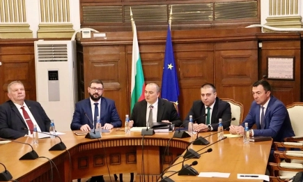 Министър Пламен Абровски представи екипа си и очерта критичните проблеми в земеделието