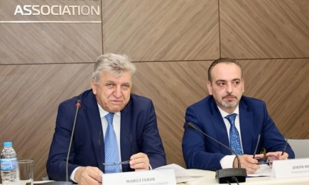 Министър Манол Генов обсъди основни предизвикателства пред бизнеса с членове на Българската стопанска камара