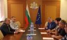 Министър Абровски обсъди модернизацията и поливната вода с оранжерийния сектор